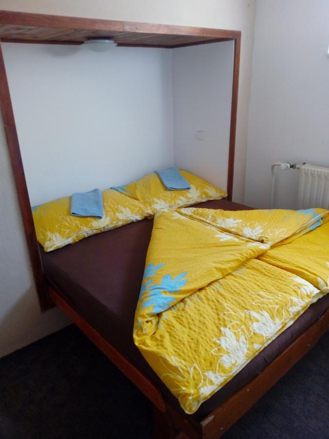 Hostel Havana เชสกี้ครุมลอฟ ภายนอก รูปภาพ