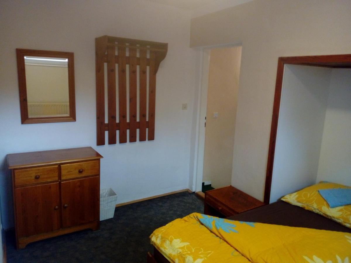 Hostel Havana เชสกี้ครุมลอฟ ภายนอก รูปภาพ