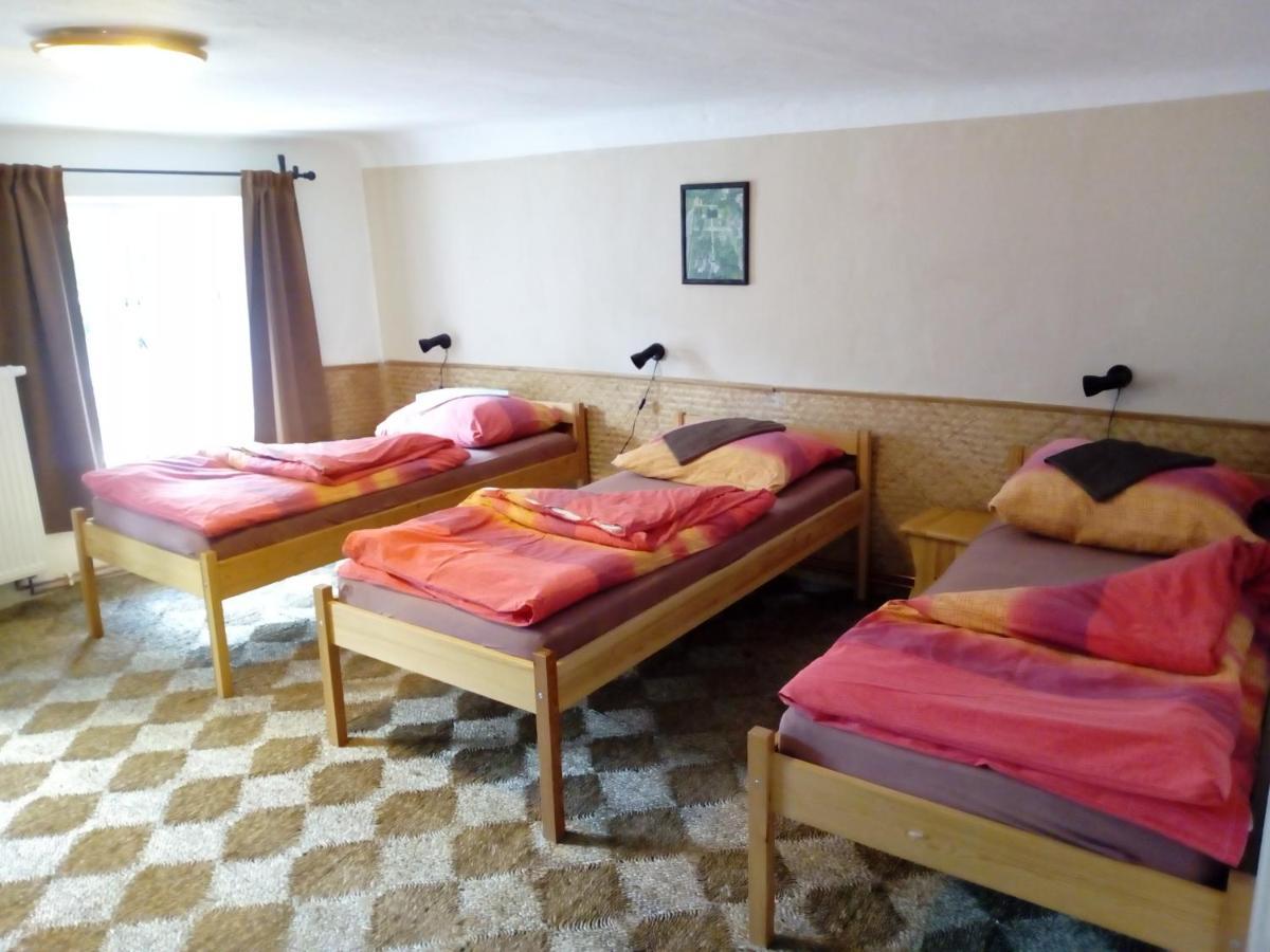 Hostel Havana เชสกี้ครุมลอฟ ภายนอก รูปภาพ