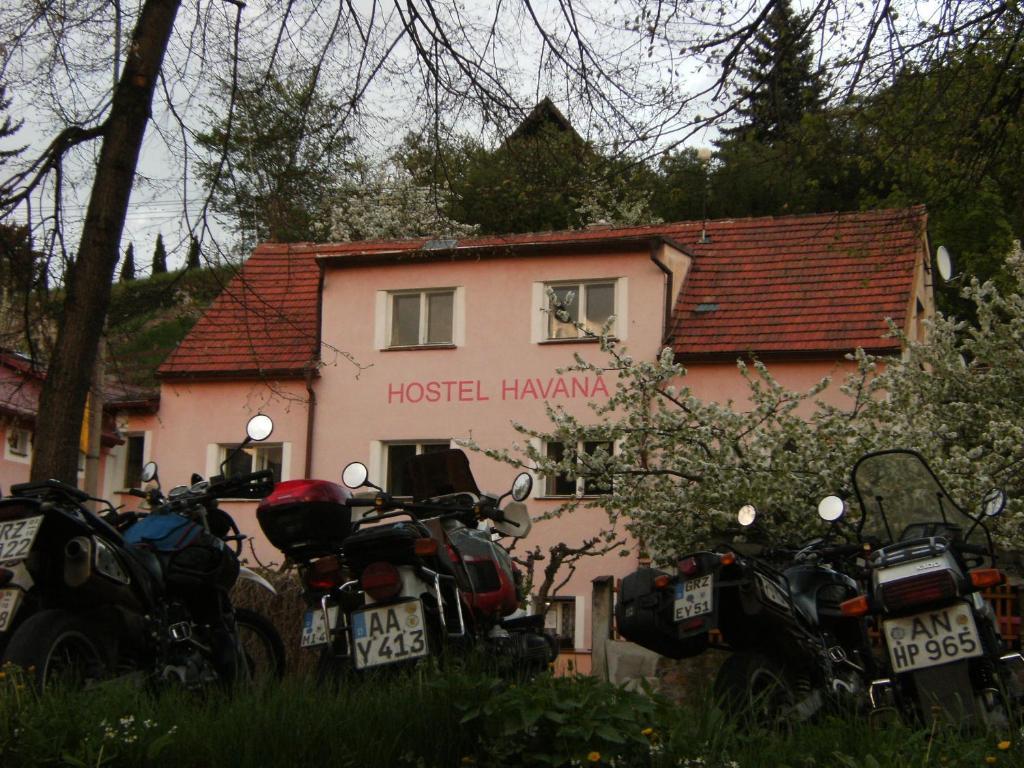 Hostel Havana เชสกี้ครุมลอฟ ภายนอก รูปภาพ