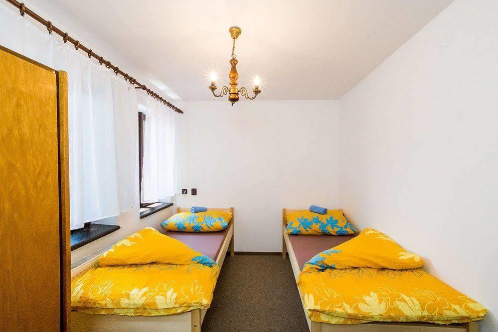 Hostel Havana เชสกี้ครุมลอฟ ภายนอก รูปภาพ